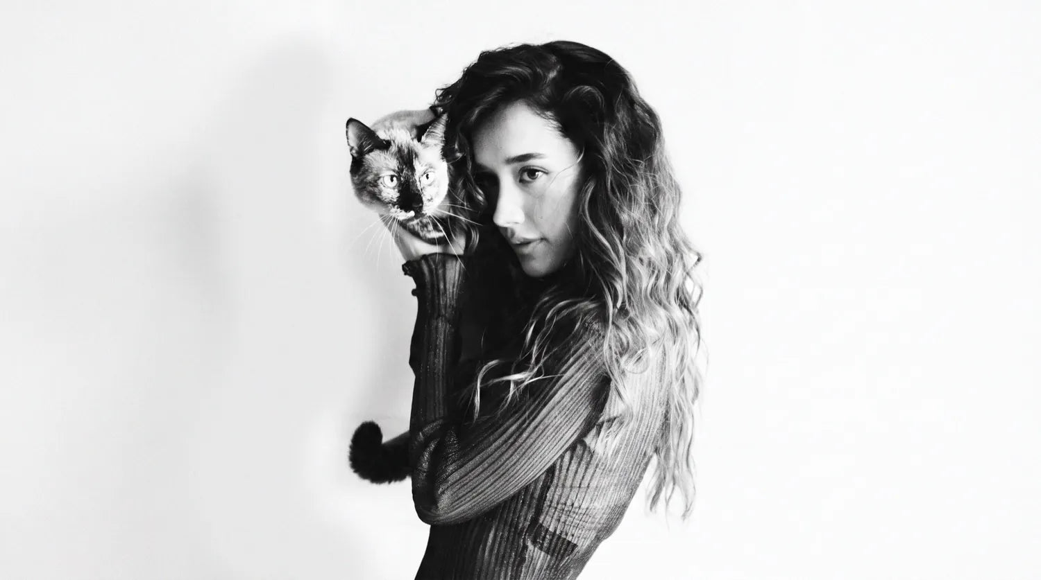 Mujer con gato